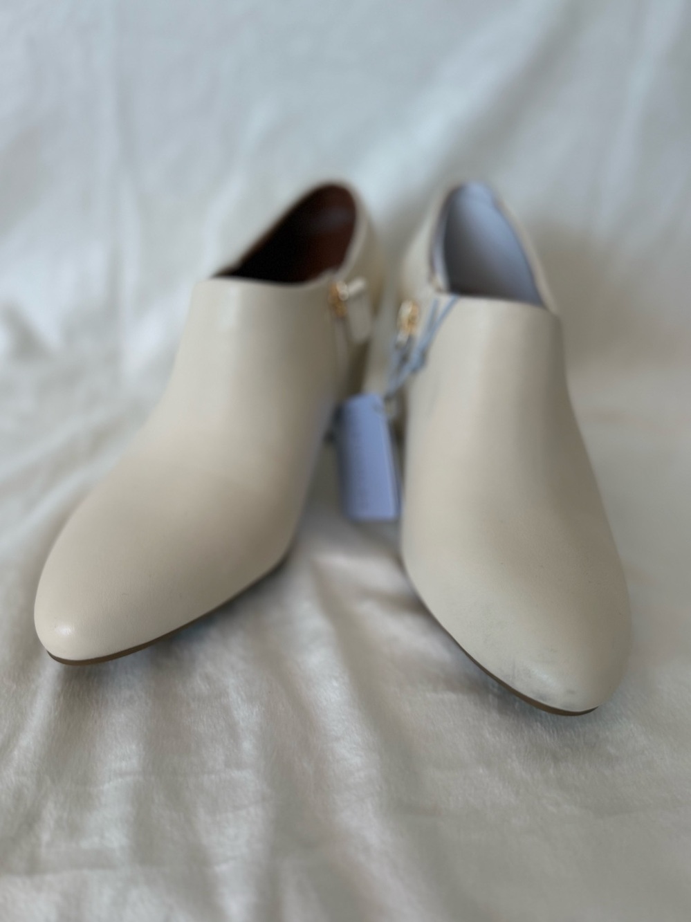 AEROSOLES Cream Block Heel Ankle Booties Side Zip Comfort Shoes Size 7